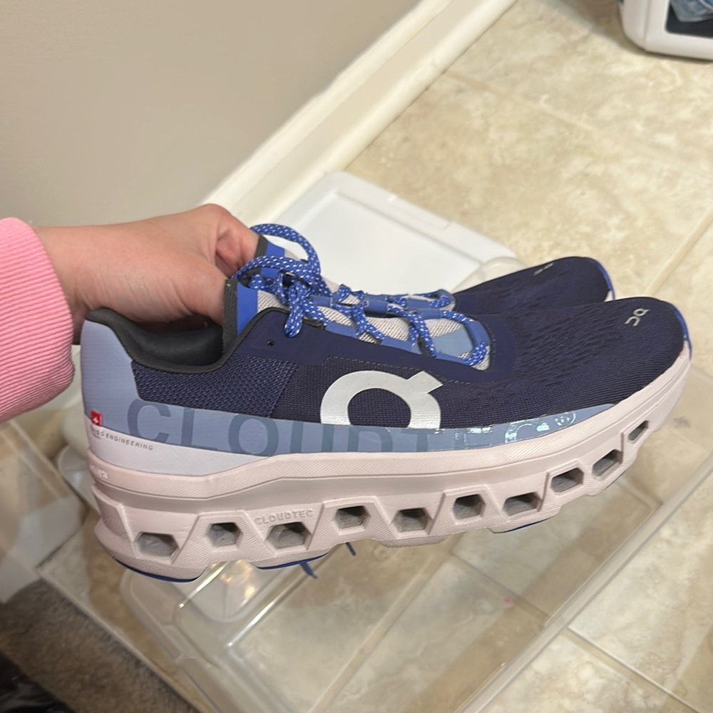 ON Running Blue and White & Purple sneaker Sz. 9.5